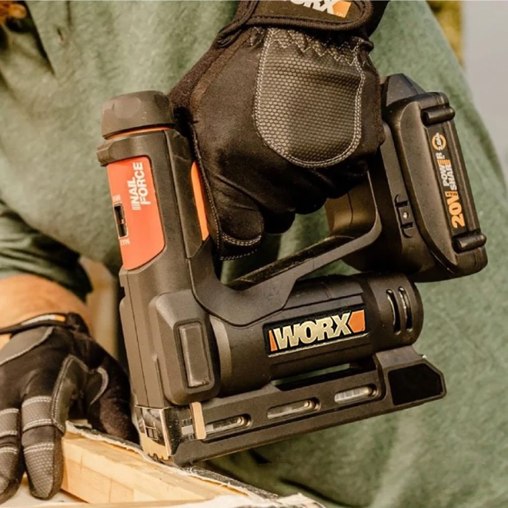 Worx WX843 20VOLT/2.0AH. Li-Ion Şarjlı Profesyonel 6-14MM Zımba ve 15MM Çivi Çakma + 3500 Adet Yedek Zımba ve Çivi