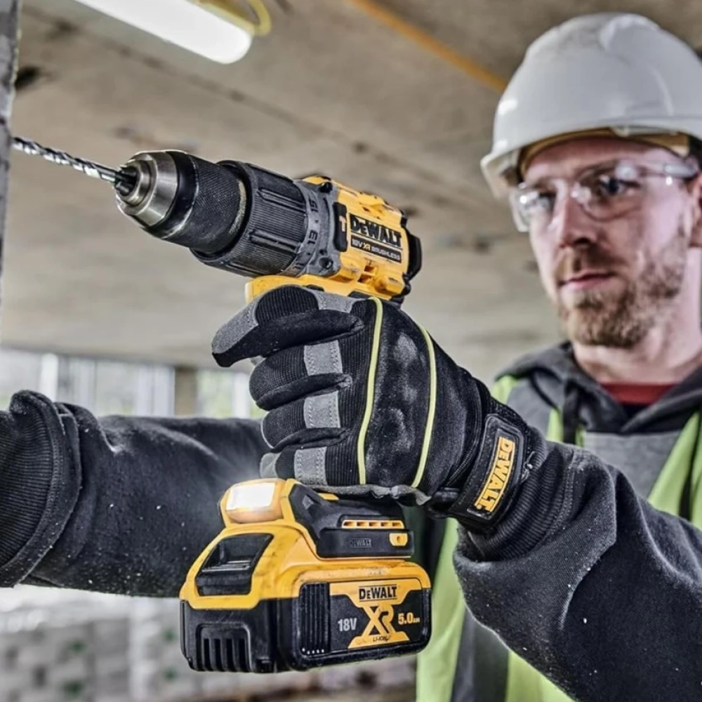Dewalt 18V 5.0AH Li-Ion Çift Bataryalı Kömürsüz Profesyonel Darbeli Matkap DCD805P2T-QW