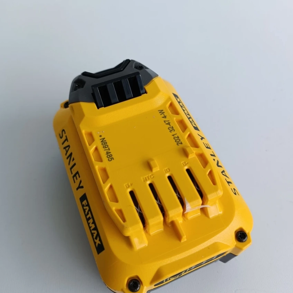 Stanley Fatmax 18V 4.0AH Li-Ion Akü SFMCB204 (Kutusuz)