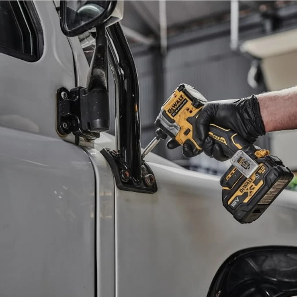 Dewalt DCF850N 18V Akülü Darbeli Tornavida Makinesi (Akü Hariç)